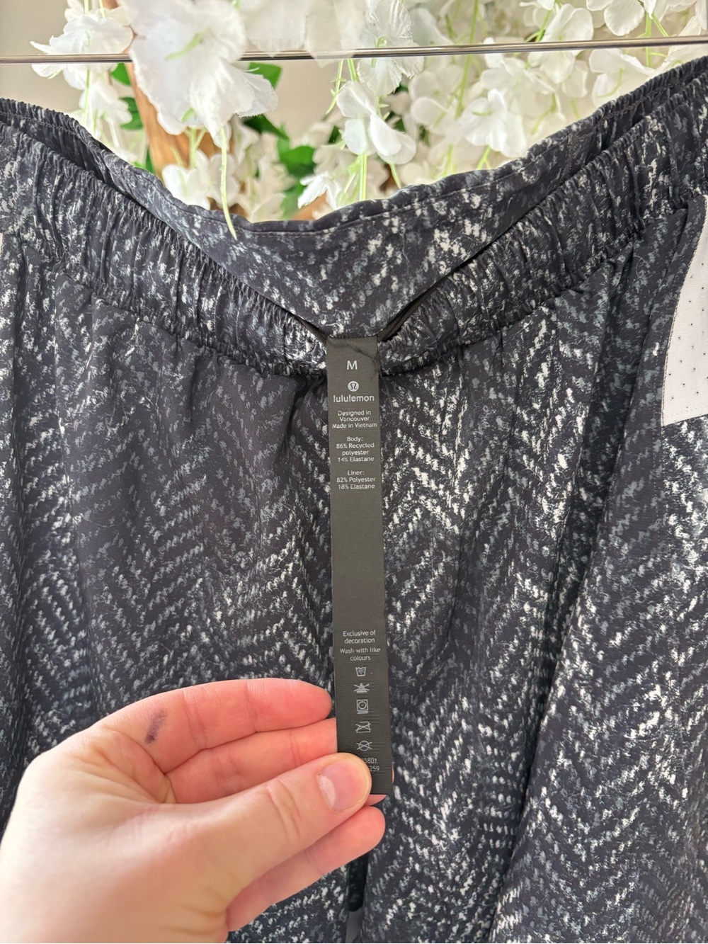 lululemon Surge Short 6" Bleached Herringbone Multi - Black & White - Picture 11 of 11